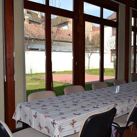 Althann Vendeghaz Es Konferencia Koezpont Vác Exterior foto