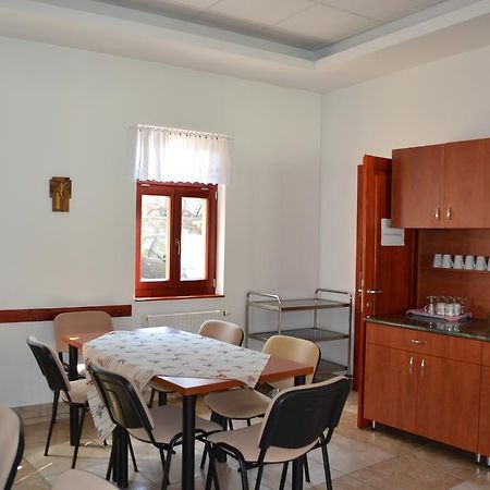 Althann Vendeghaz Es Konferencia Koezpont Vác Exterior foto