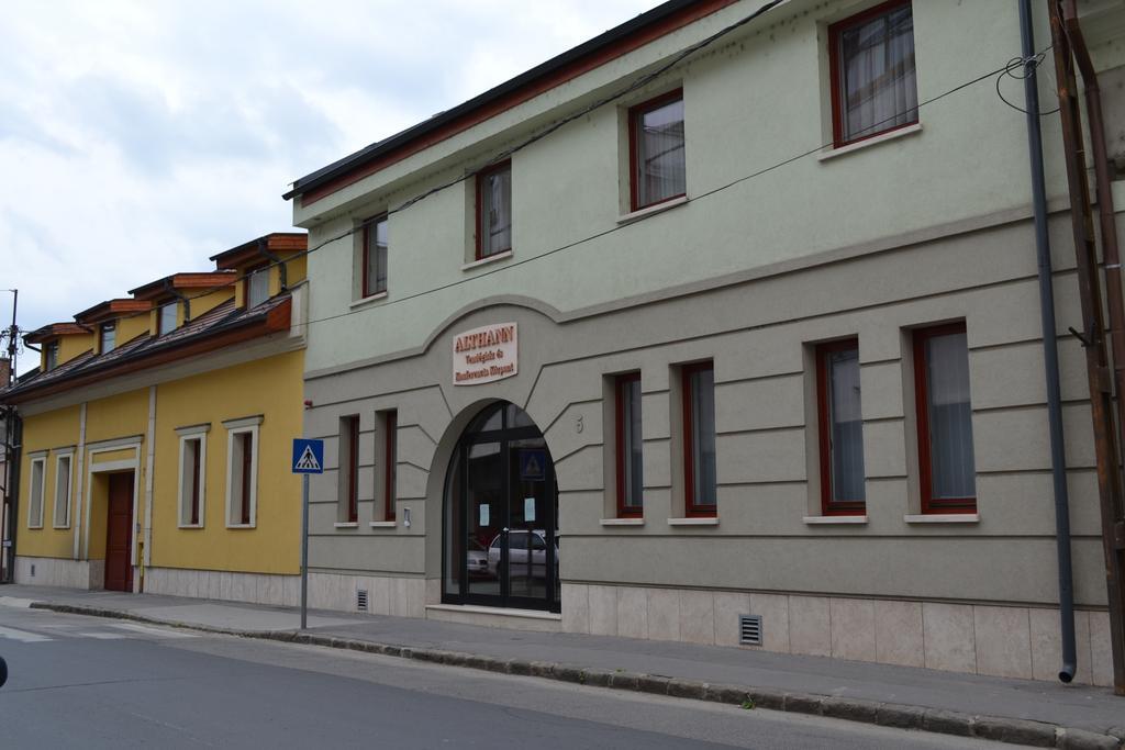 Althann Vendeghaz Es Konferencia Koezpont Vác Exterior foto