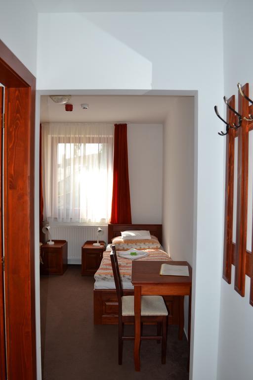 Althann Vendeghaz Es Konferencia Koezpont Vác Zimmer foto